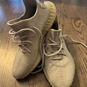 Adidas Yeezy Boost 350 V2 - Classic Black and White